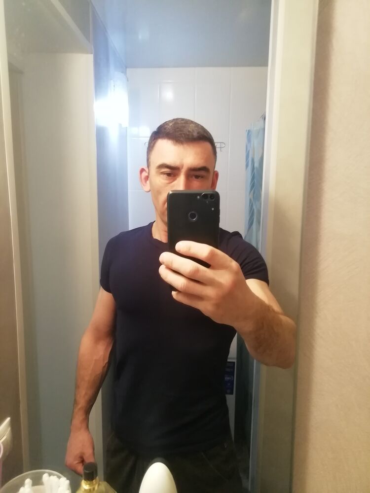  42868935  , 37 ,    