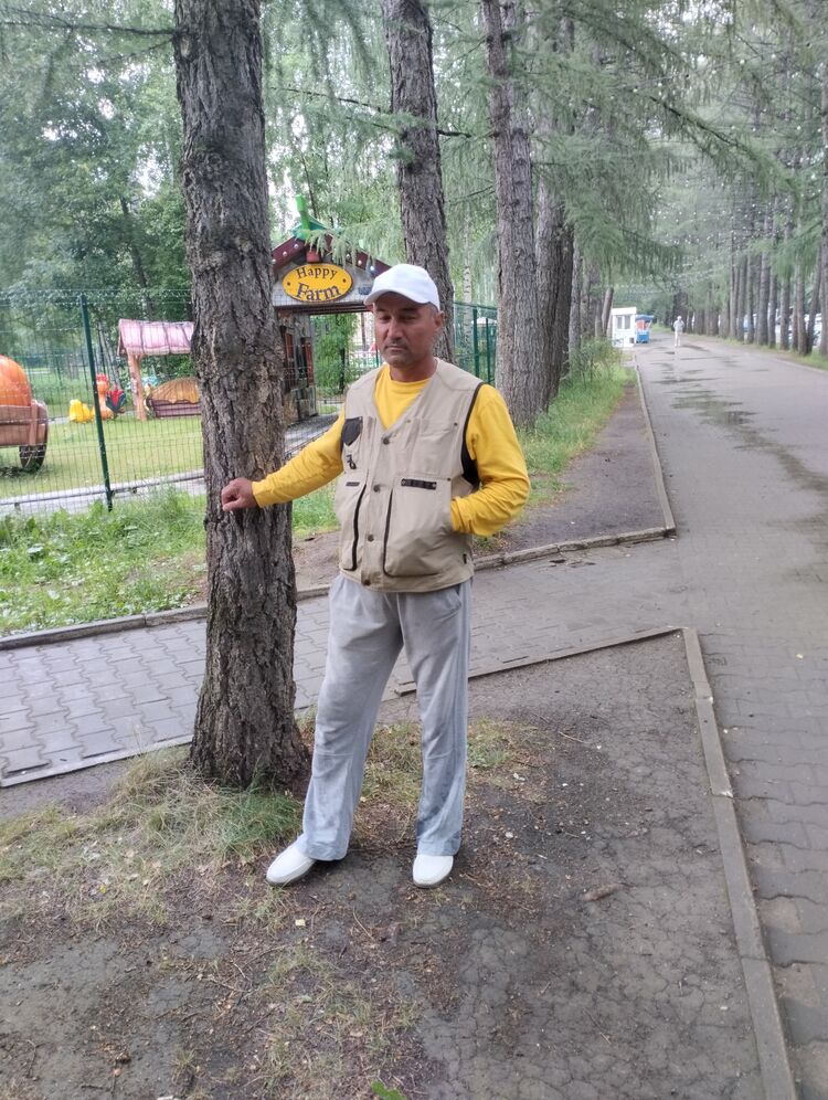  52776765  Bakhtiyor, 48 ,    