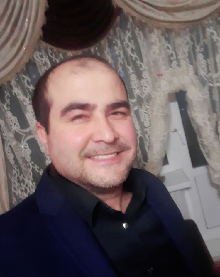  29810305  Ruslan, 42 ,    