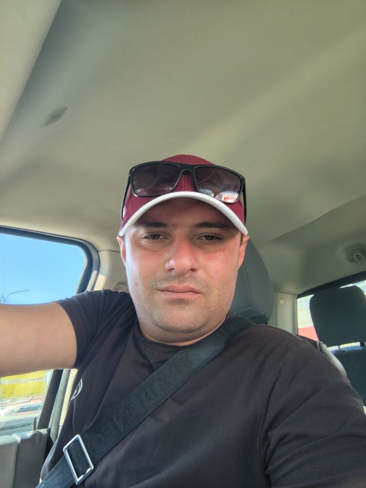  ,   Tigran, 33 ,   ,   
