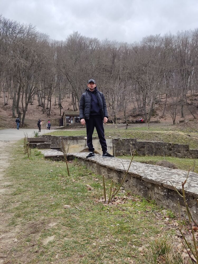  41782105  Narek, 26 ,    