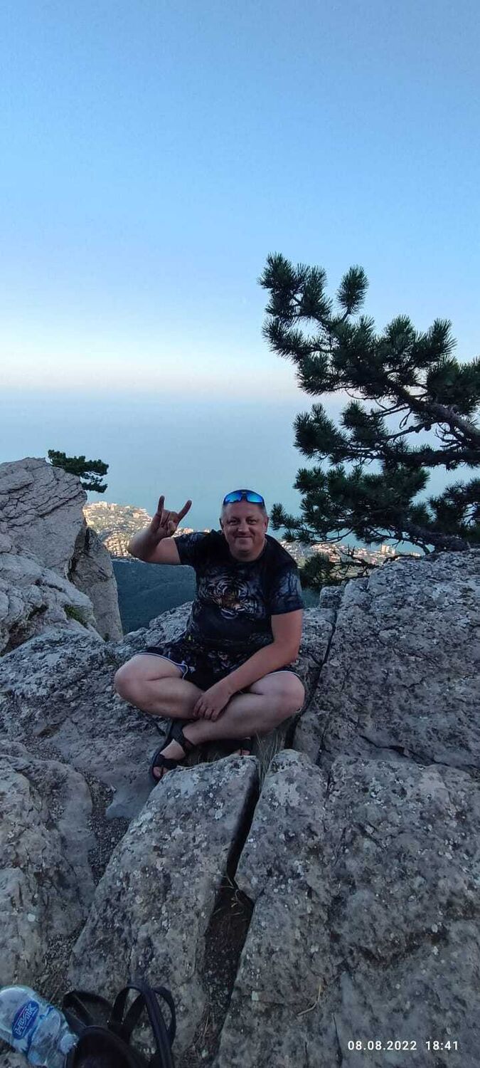  ,   Valery, 49 ,   c 