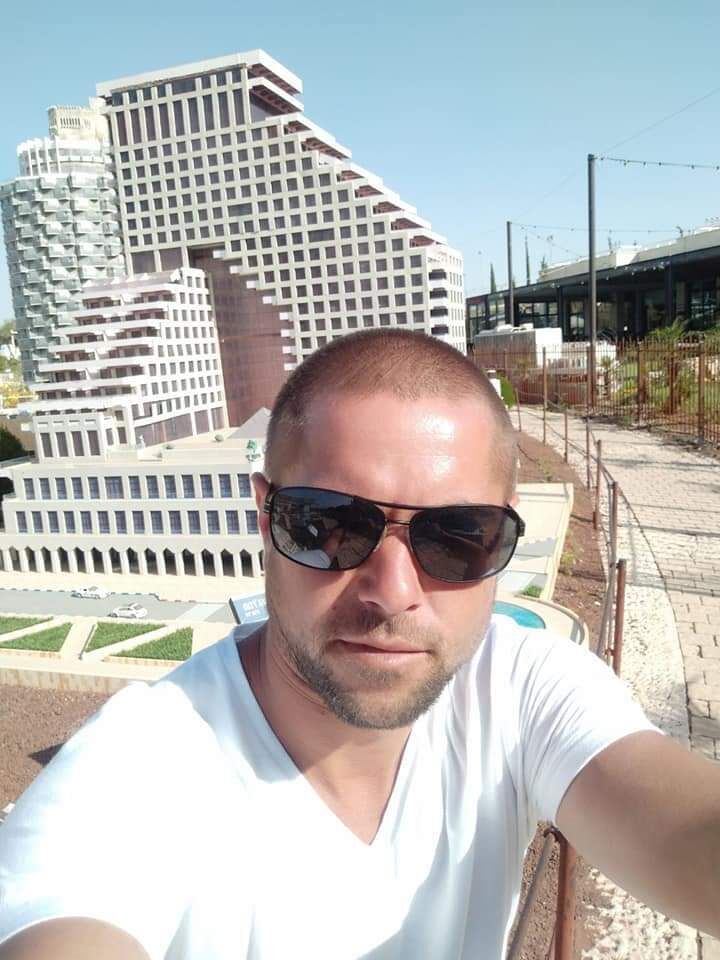  53489915  Sergiu, 35 ,    Azor