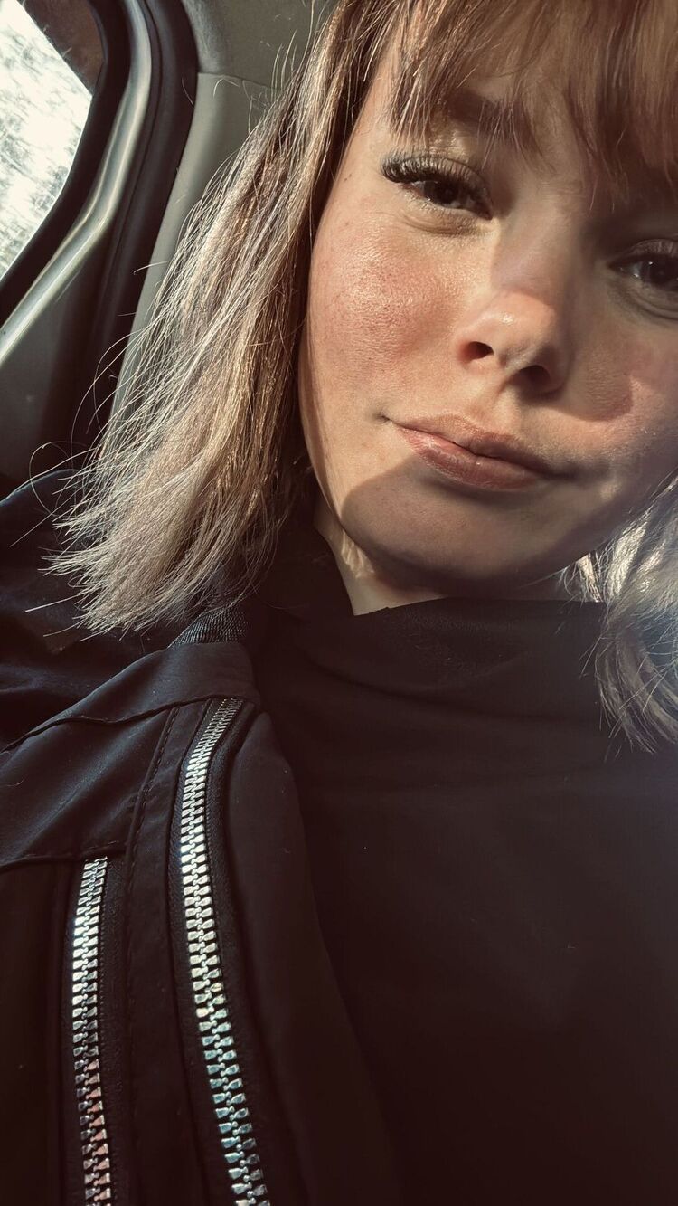  52933285  , 28 ,    