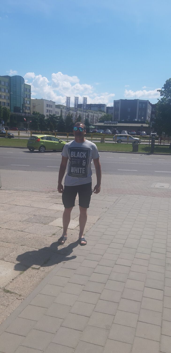  23648955  Artem, 40 ,    