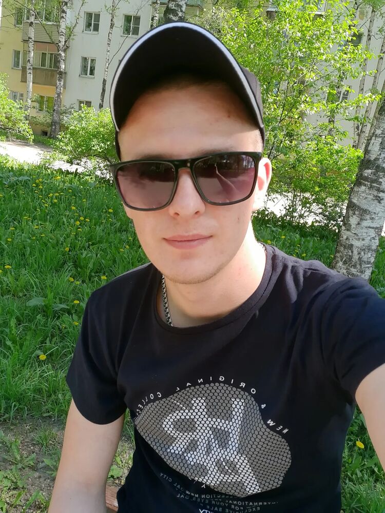  27435075  Artur, 25 ,    