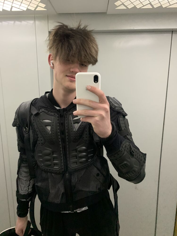  28325995  Rostislav, 21 ,    Andrychow