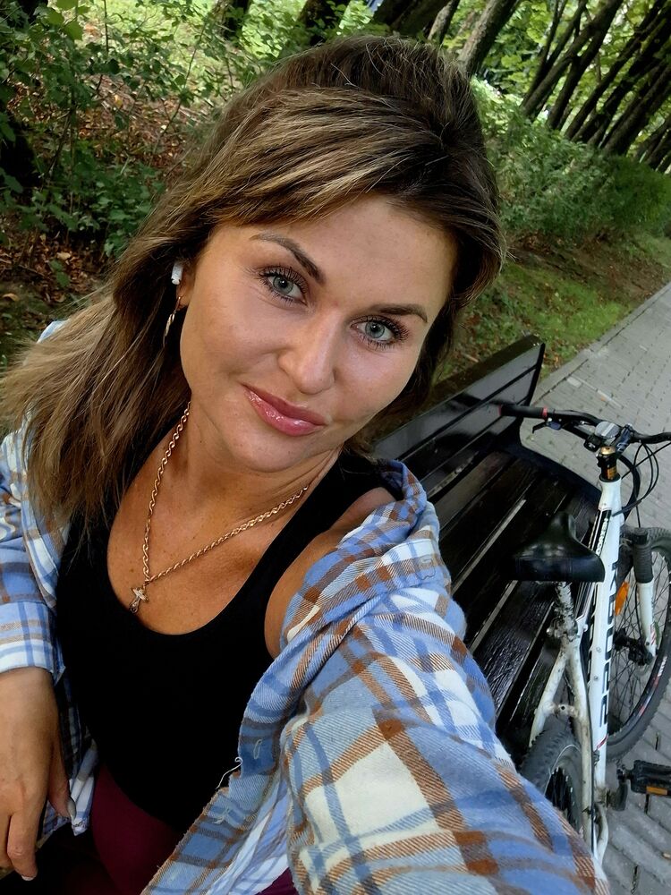 53254535  Irina, 35 ,    