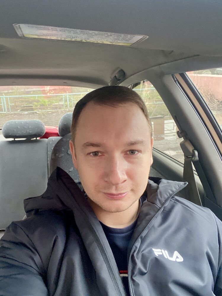  42767035  Pavel, 38 ,     