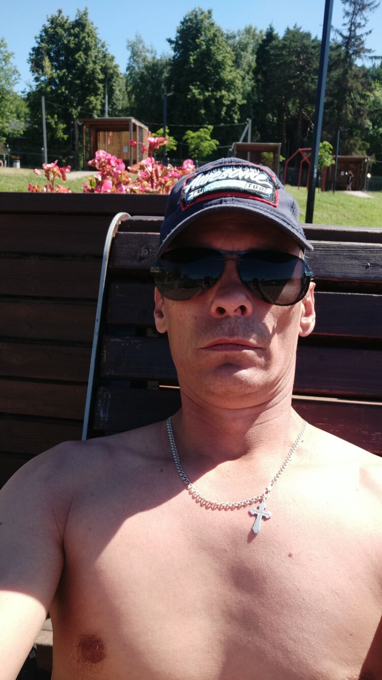  28264085  Konstantin, 42 ,    