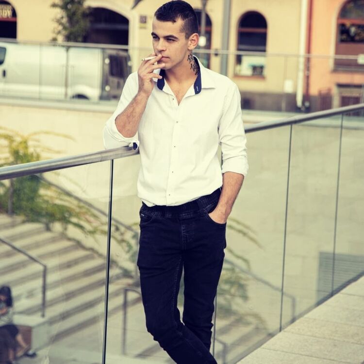  41037745  Pavel, 26 ,    