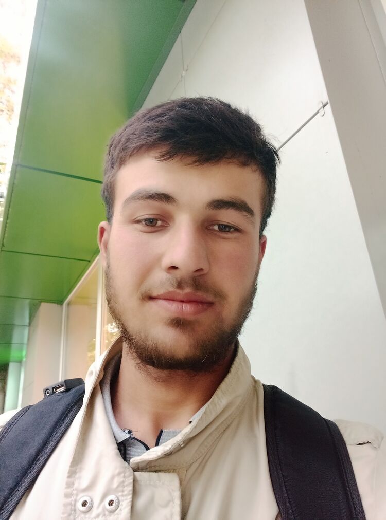  38870235  Hojiakbar, 23 ,    