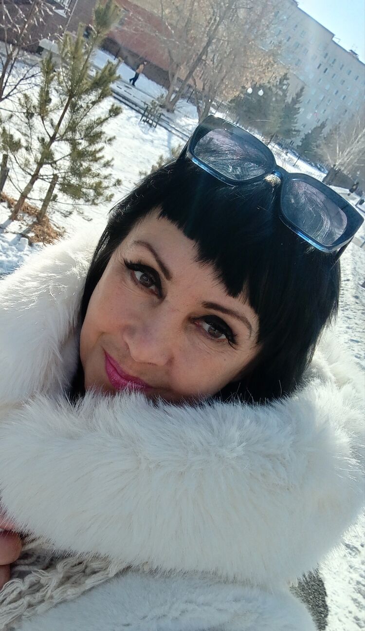  50332305  Alexandra, 52 ,    