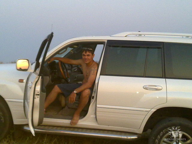  5911475  Artur, 38 ,    