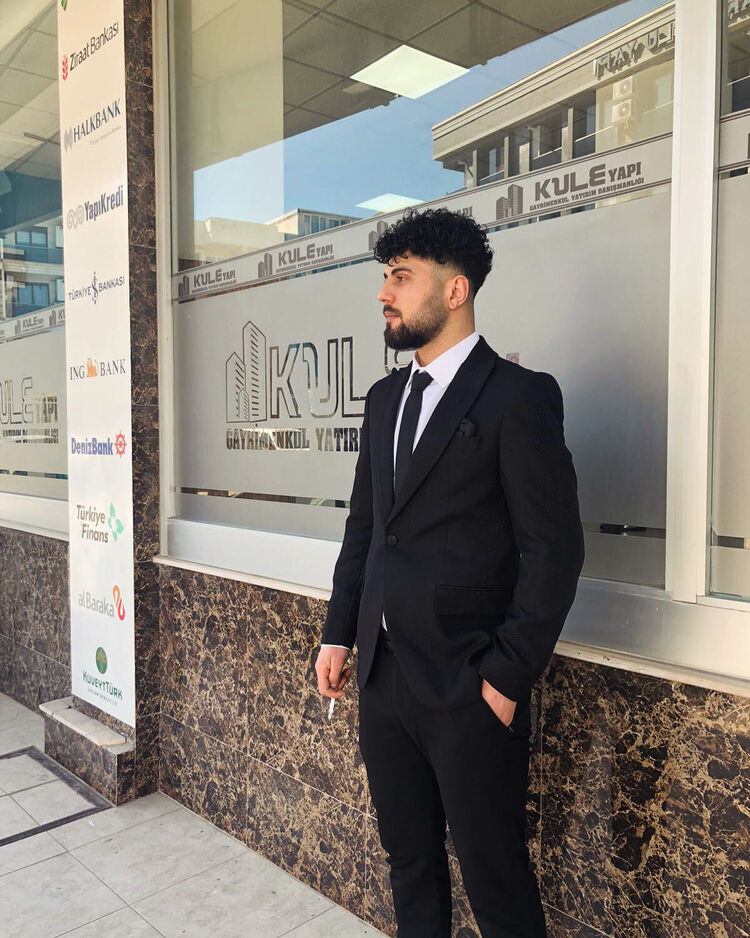  43208735  Emre, 26 ,    Acala Del Rio