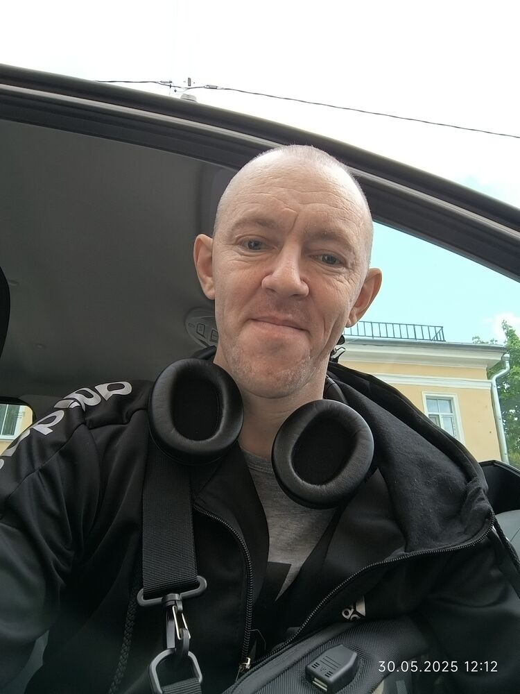  52508975  Pavel, 39 ,    