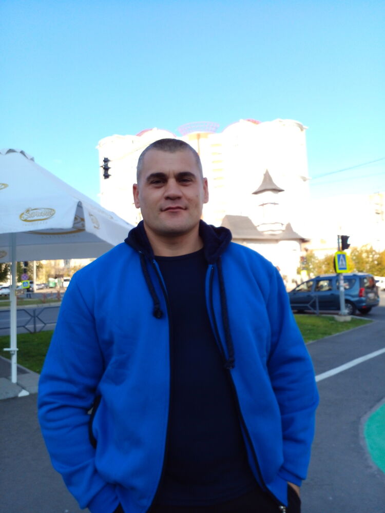  24047145  Sergiu, 41 ,    