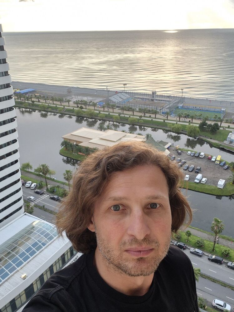  52427225  Shmagi, 37 ,    