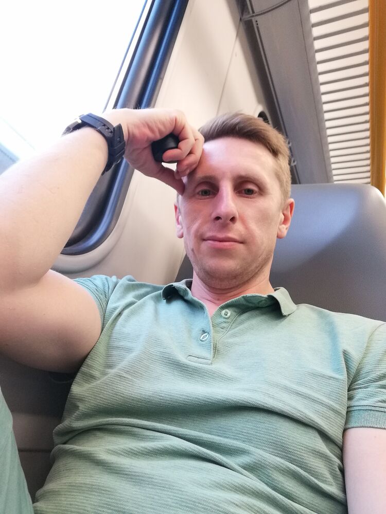  ,   Denis, 38 ,   ,   