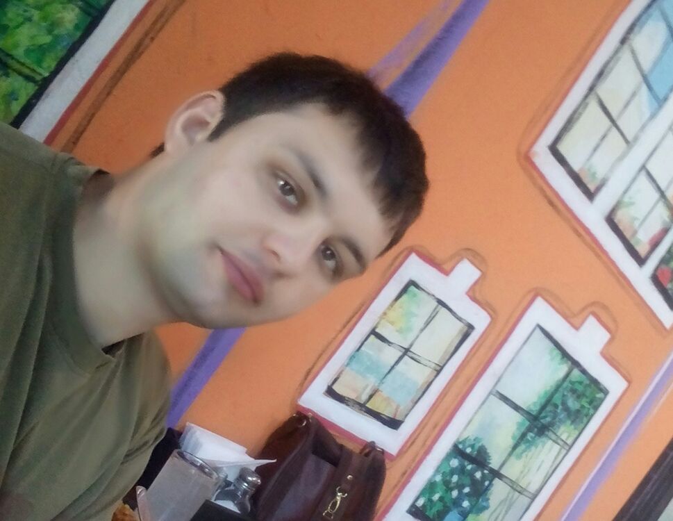  18379695  Bari, 35 ,    