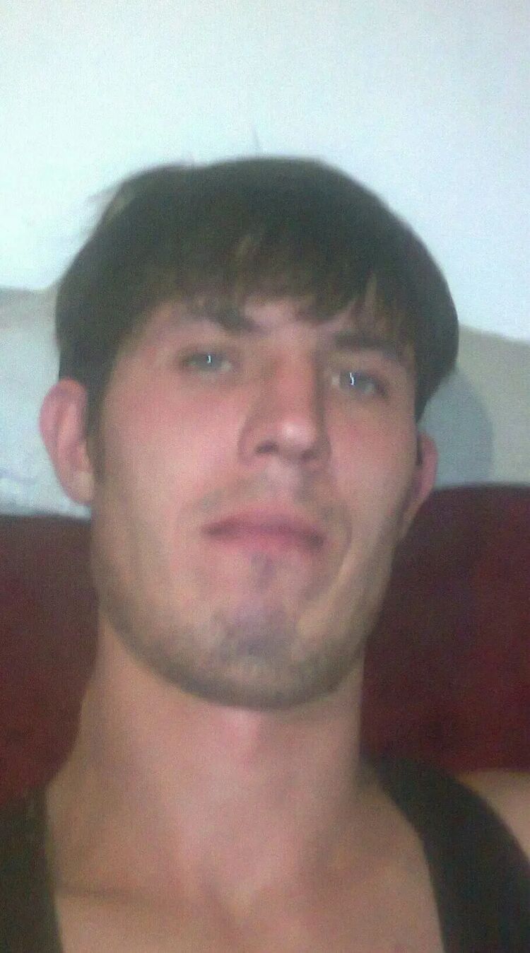  32290775  Vlad, 35 ,    