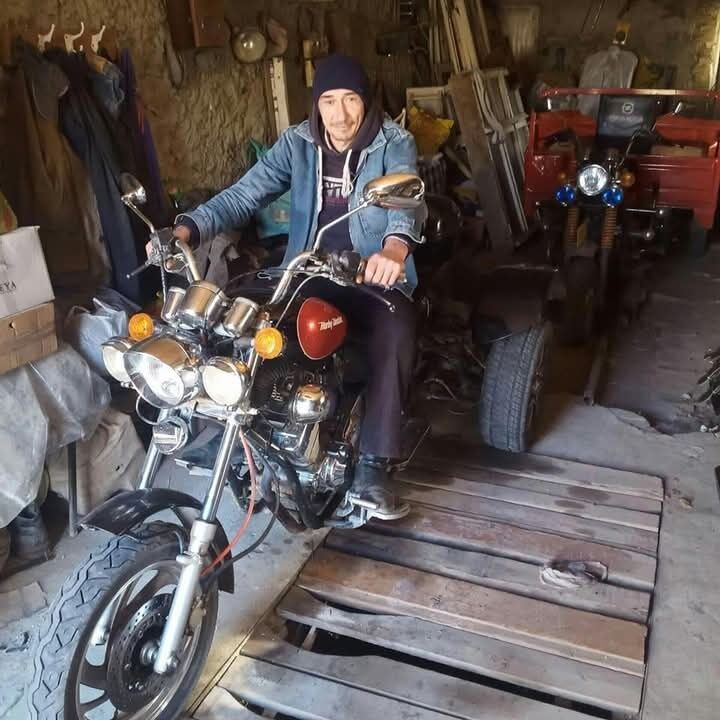  ,   Vadim, 38 ,   ,   