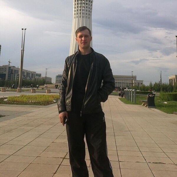  15921615  Dima Ivanov, 45 ,    