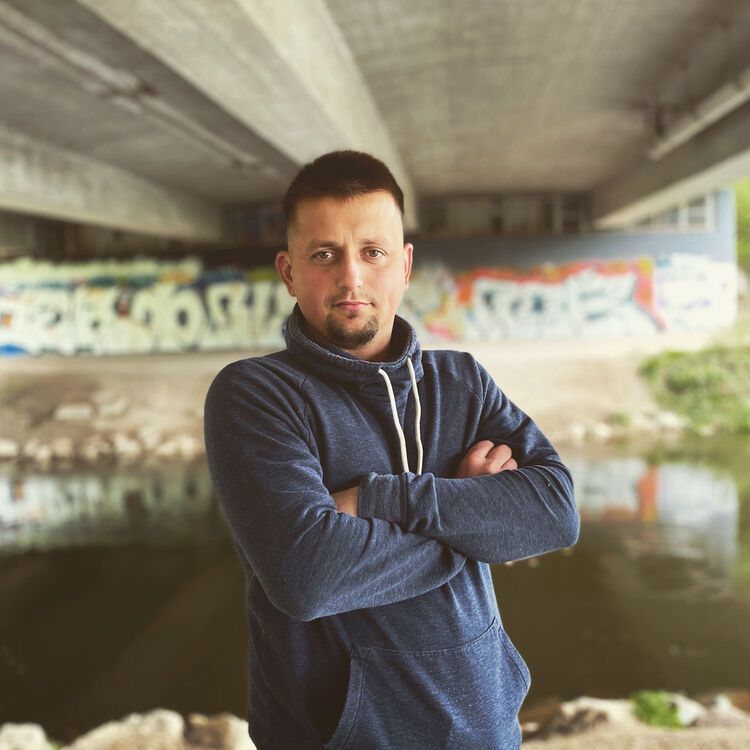  45307905  , 33 ,    