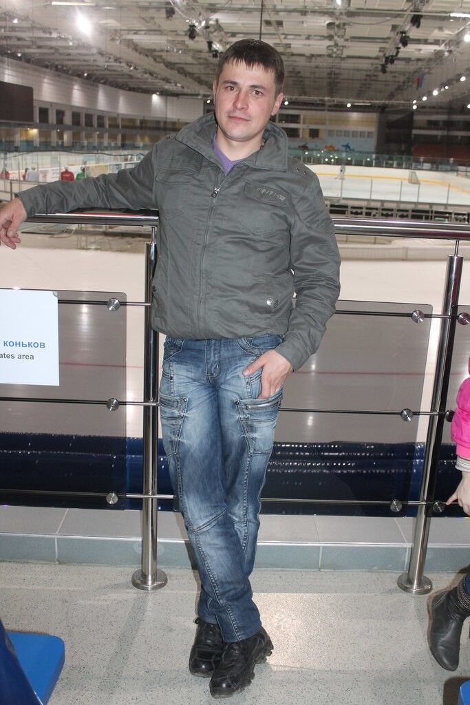  4280725  Sergei, 42 ,    