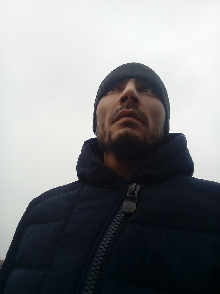  11648205  Mihail, 45 ,    