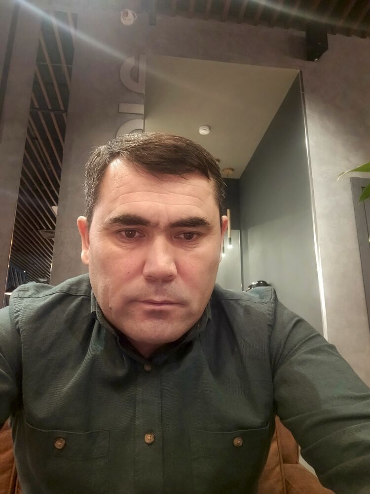  40479865  Mukhamedov, 43 ,    