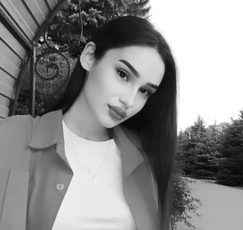  38875965  Julia, 23 ,    
