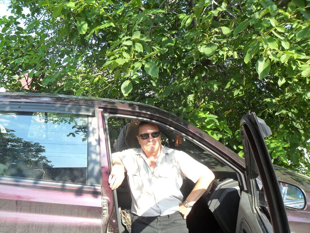  ,   Viktor, 68 ,   