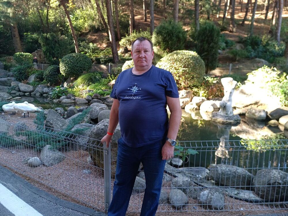  52451275  Sergio, 47 ,    