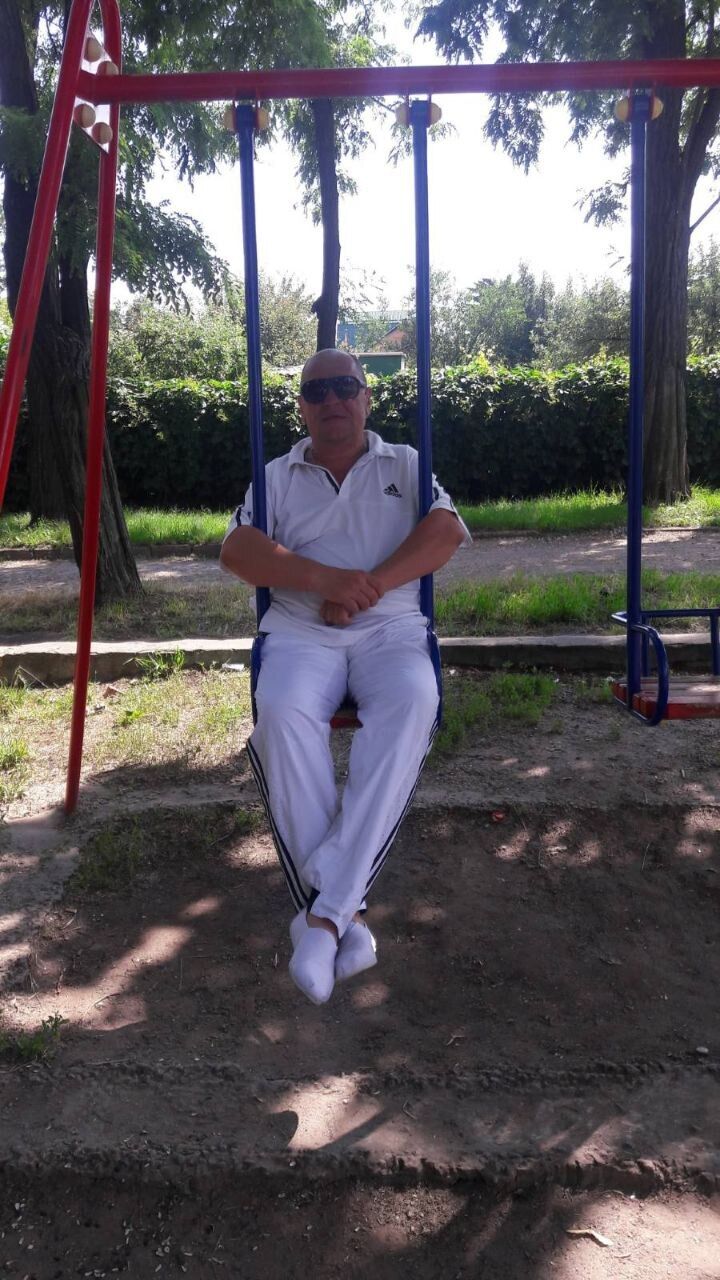  37647465  , 65 ,    