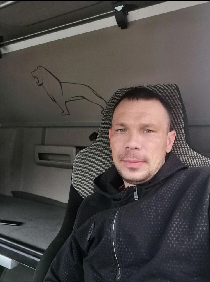  53367635  , 37 ,    