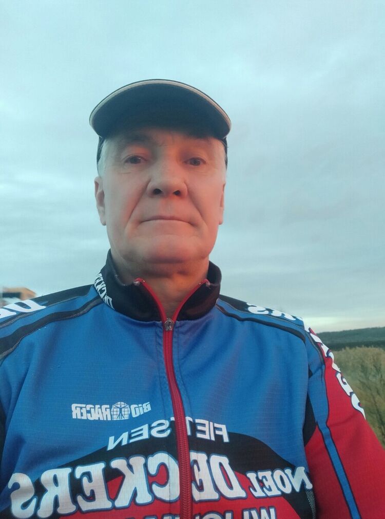 ���� 21515605 ������� ����, 64 ����, ���� ���������� � �������������