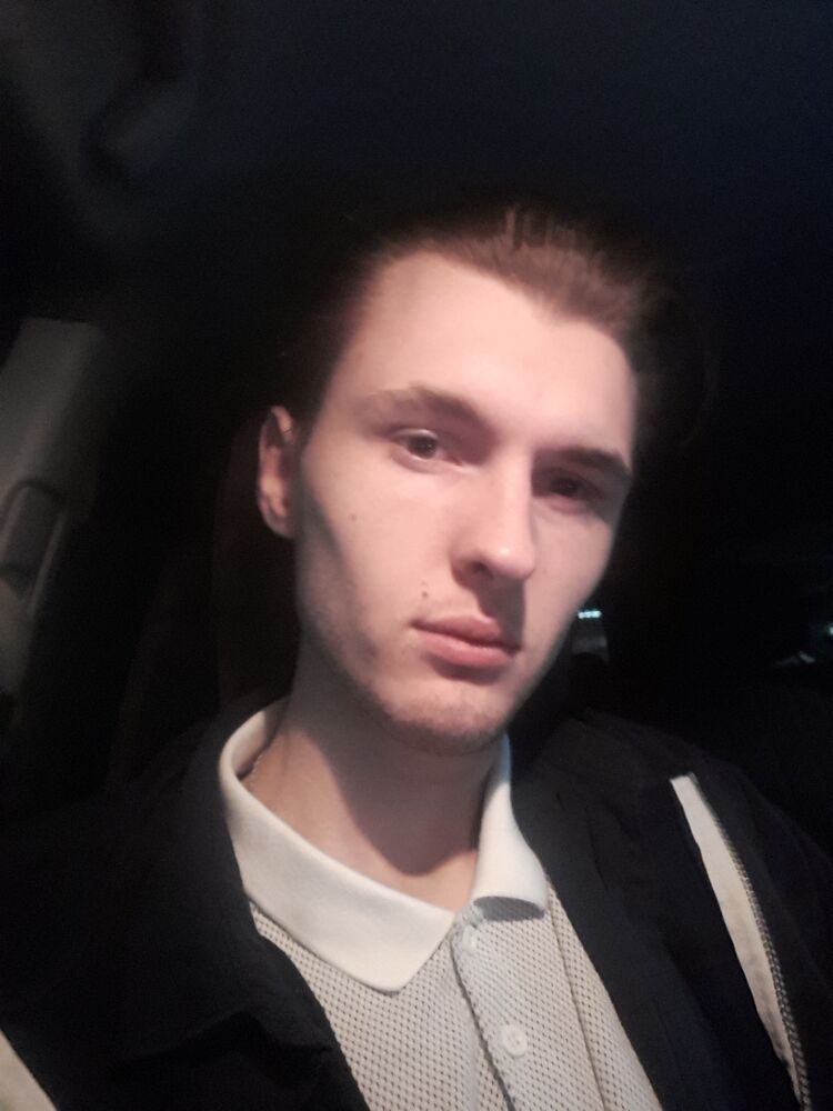  31774385  Oleg, 22 ,    