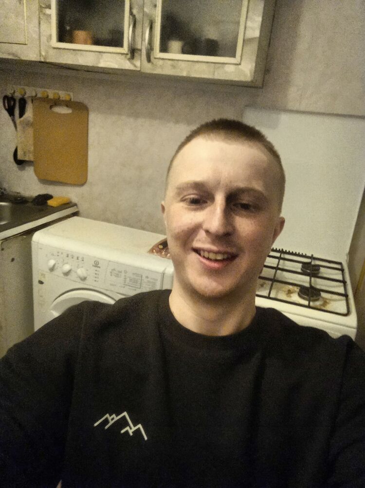  48963585  Vlad, 23 ,    