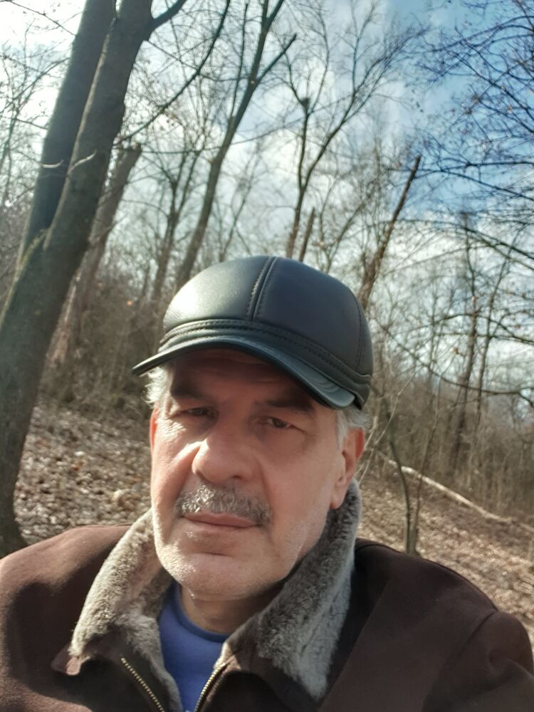  44841915  Sam, 56 ,    