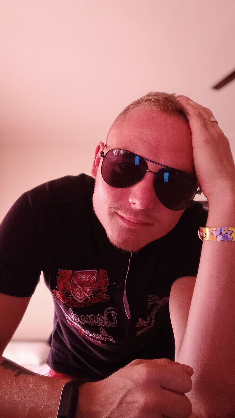  35376405  , 24 ,    