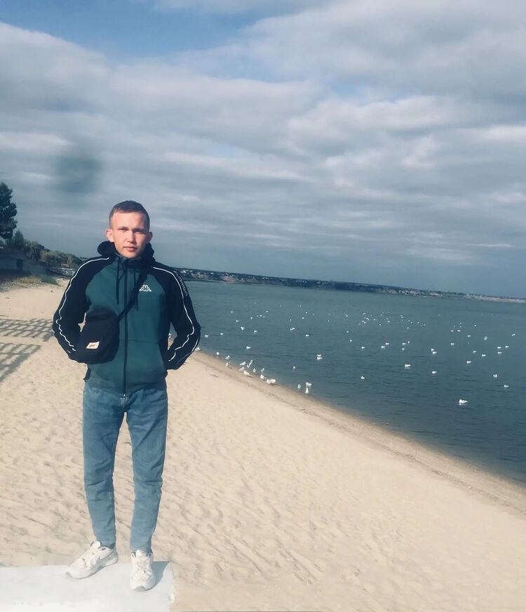  ,   Artem, 28 ,   ,   