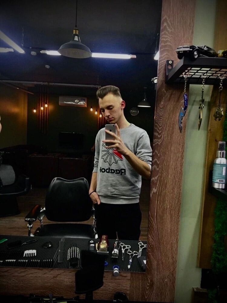  31347315  Nikita, 22 ,    