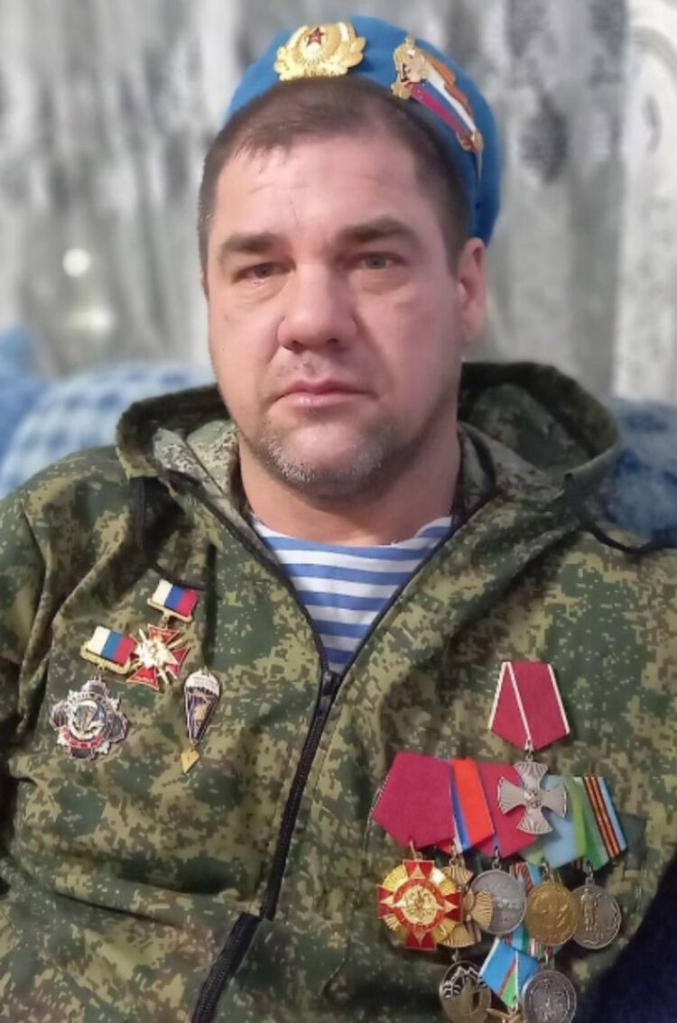  48334965  , 44 ,    