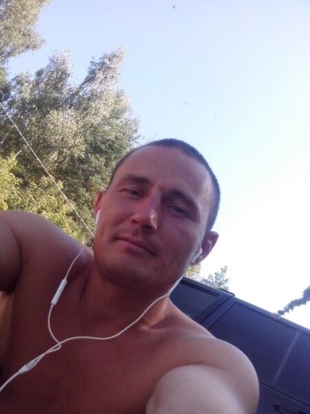  53195655  Roman, 36 ,    