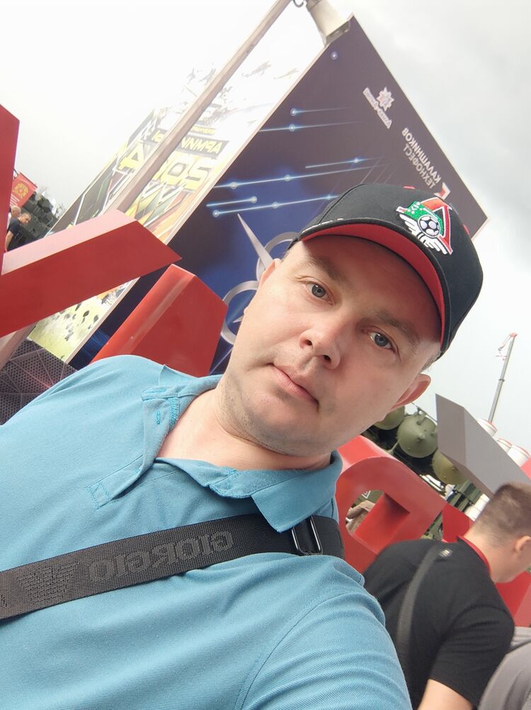  ,   Maxim, 40 ,   c 
