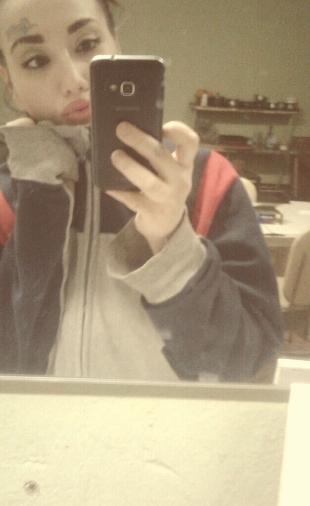  26233435  Lina, 32 ,    