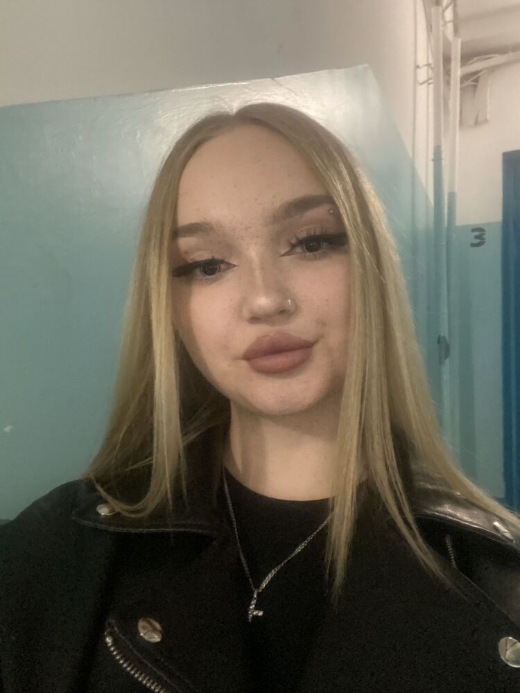  38351835  Alina, 21 ,    