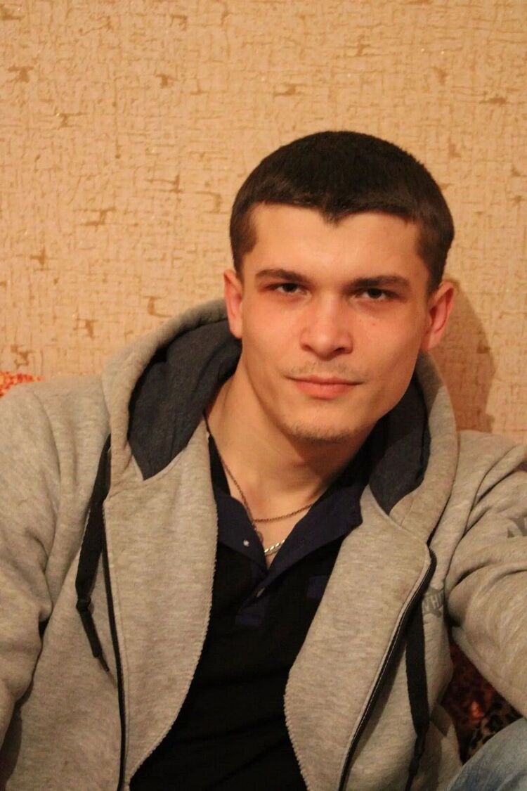  53092285  Denis, 26 ,    