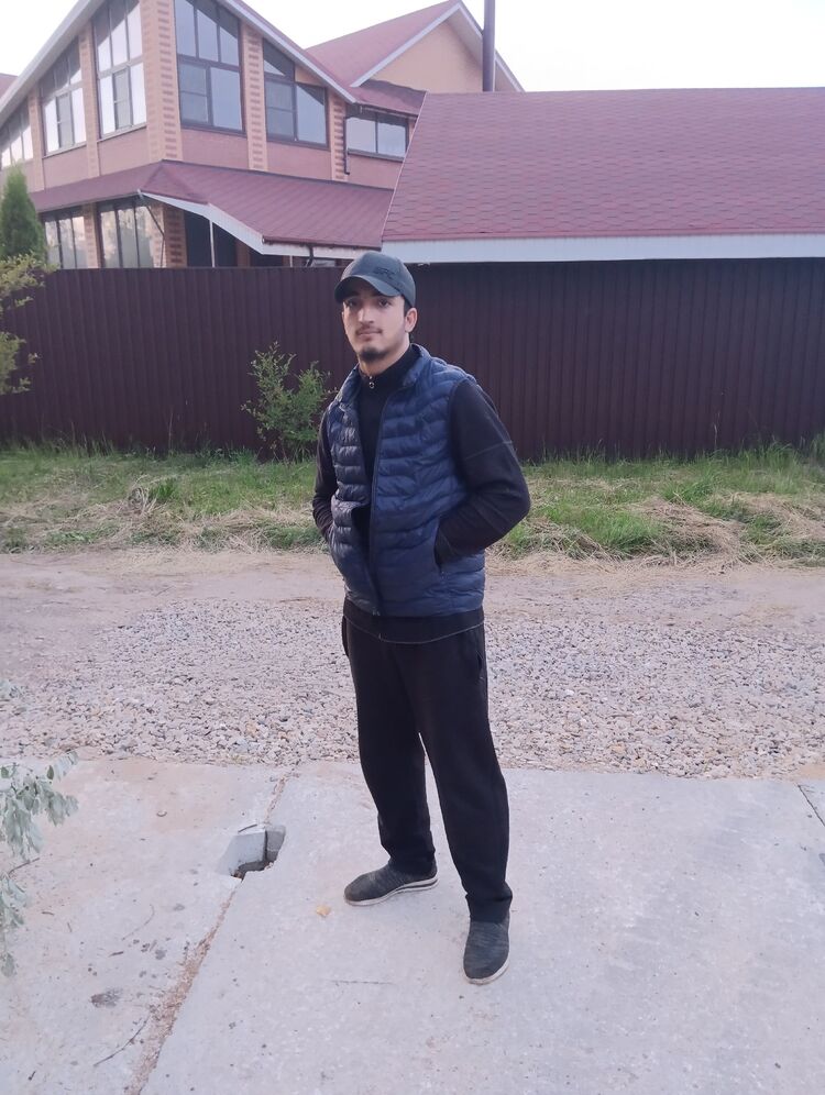  43549505  Abdullah, 21 ,    